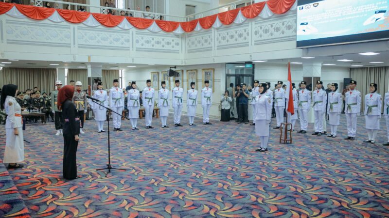 Pemprov Lampung Kukuhkan Pasukan Pengibar Bendera Pusaka Provinsi Lampung Tahun 2026 yang akan Bertugas pada Upacara HUT RI ke-81