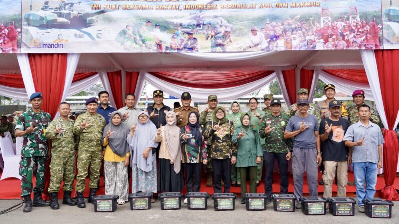 HUT ke-81 TNI, Korem 043/Gatam Ikuti Bazar Murah di Bandar Lampung