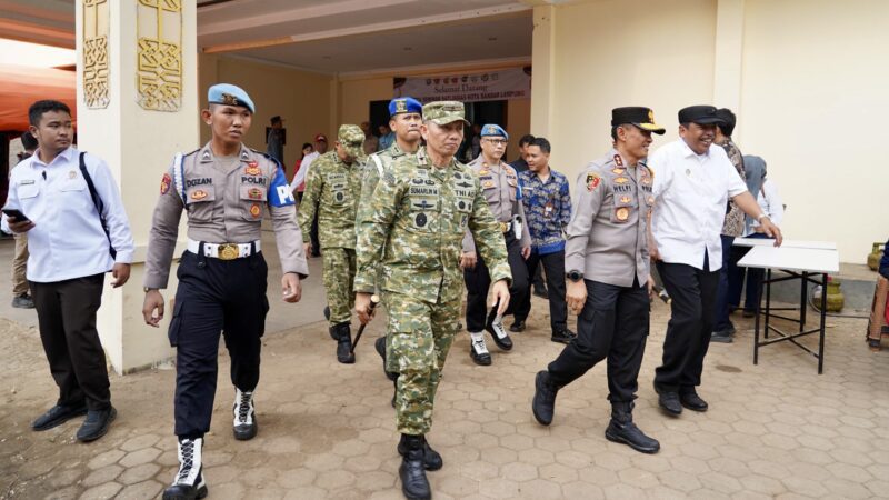 Dihadiri 4.000 Anggota, Danrem 043/Gatam Ikuti Apel Akbar Linmas di Bandar Lampung