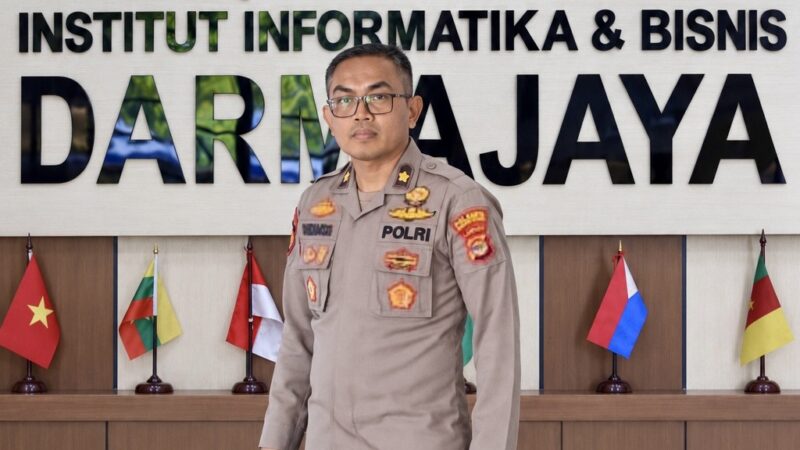 Tingkatkan Profesionalisme, Personel Polda Lampung Sukamso Pilih Kuliah di Kampus Unggul IIB Darmajaya