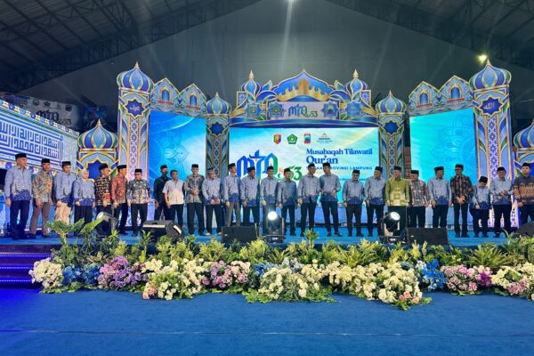 Ketua DPRD Lamsel Hadiri Pembukaan MTQ Ke-53