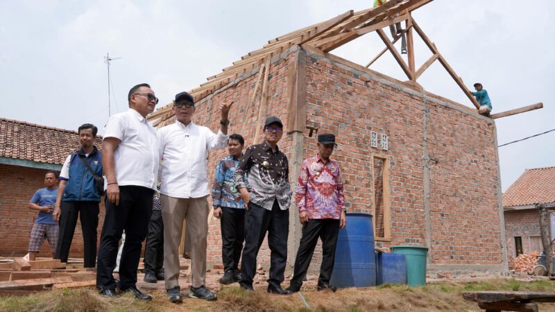 Gubernur Mirza Tinjau Jalan Menuju Way Rarem, Bedah Rumah, dan Penguatan Keluarga Penerima Manfaat di Lampung Utara
