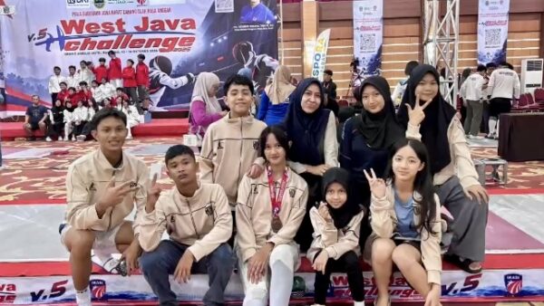 Bikin Bangga, Atlet Muda Anggar Lampung Sabet Dua Emas di Jawa Barat